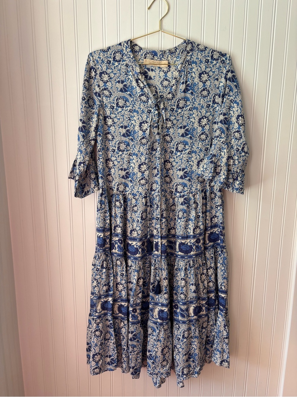 BEACHGOLD Blue and White Floral Tiered Midi Dress